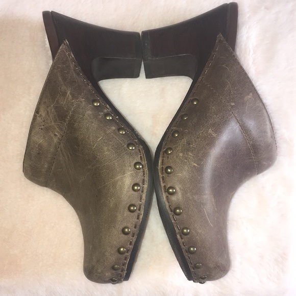 Dansko Brown Distressed Clogs Mules Heels - Picture 7 of 11